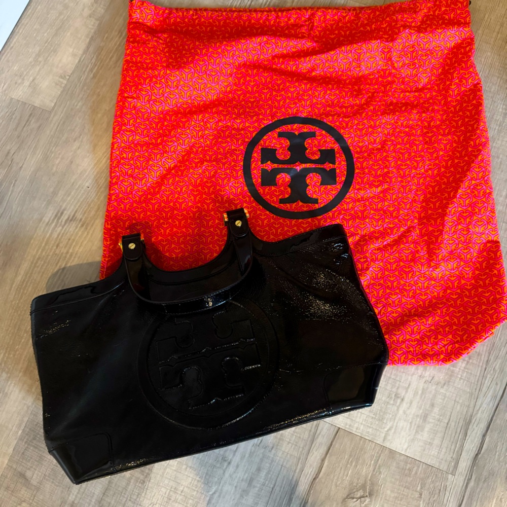 Tory Burch black patent leather bag/purse size medium